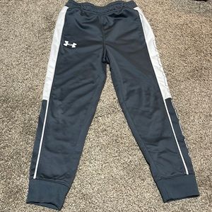 Boys Under Armour jogger pants 5